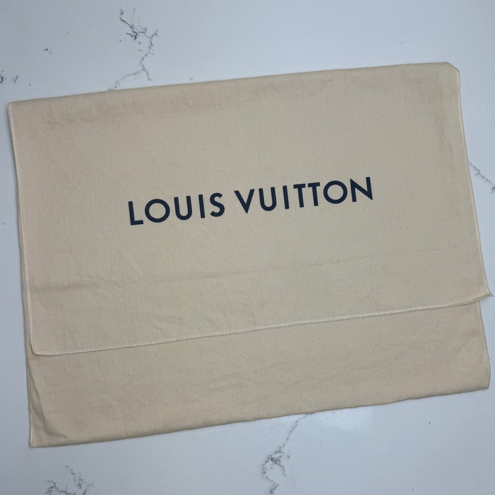 New LV dust bag